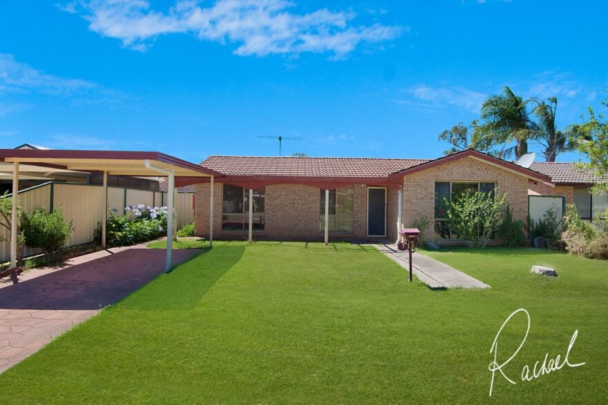 #pb_rslider_caption-1-1 7 Dawes Place Bligh Park - Front of Home