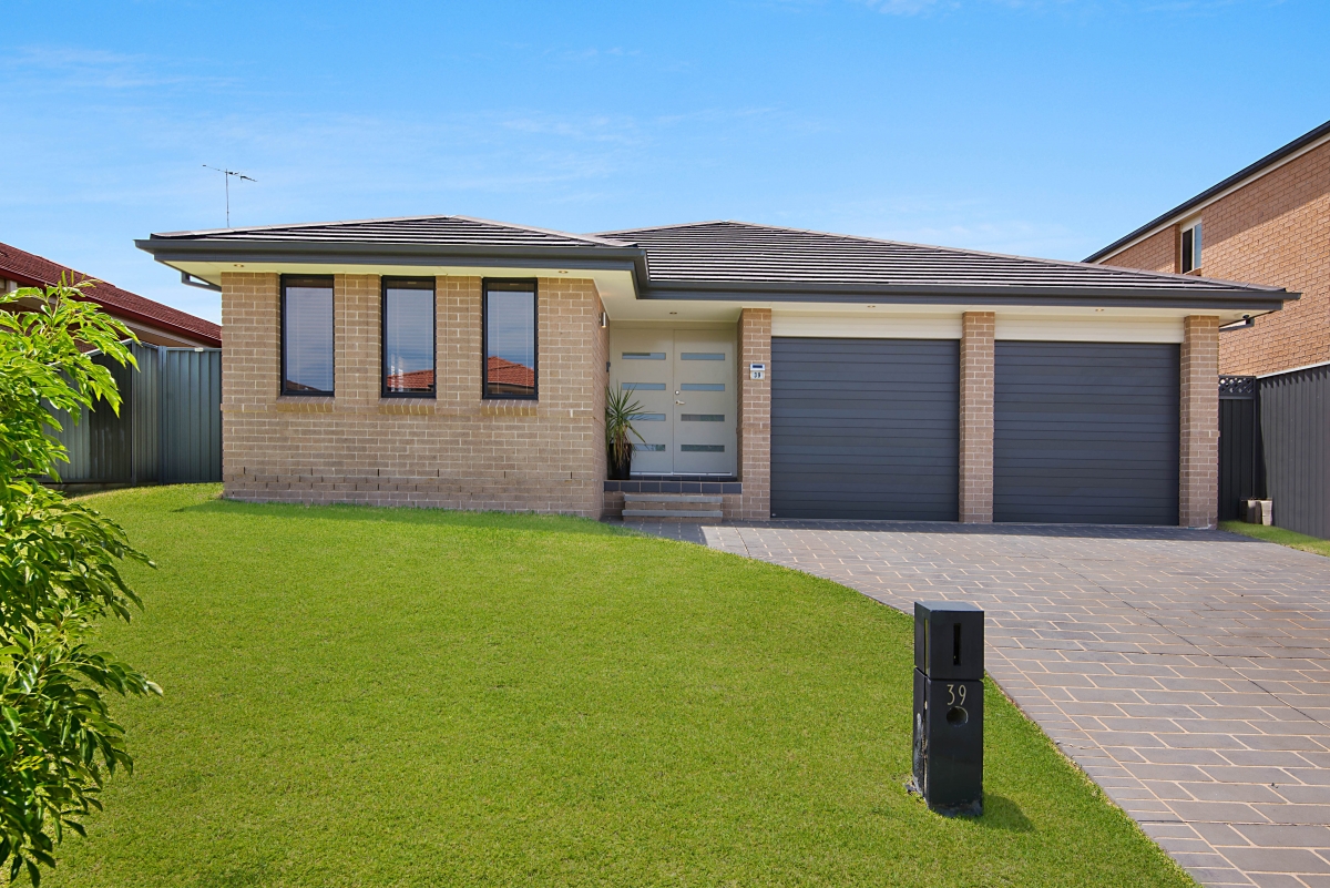 Whitewood Estate Modern Luxurious Living Rachael Goldsworthy Realty