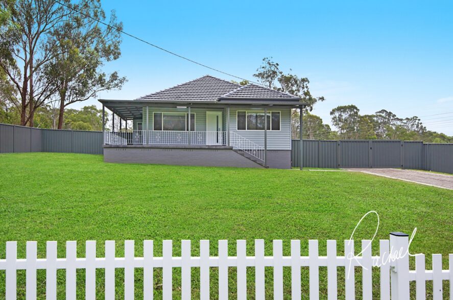 LARGE FAMILY HOME WITH TRIPLE BAY SHEDDING 105 Princes Street